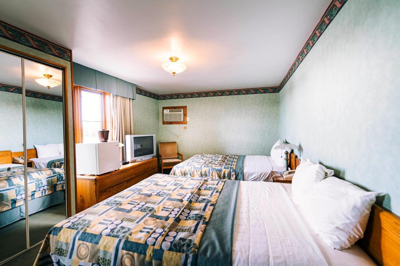 Harris Hotel