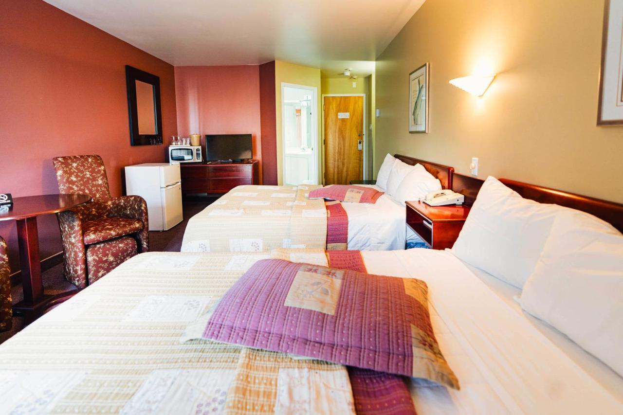 Harris Hotel