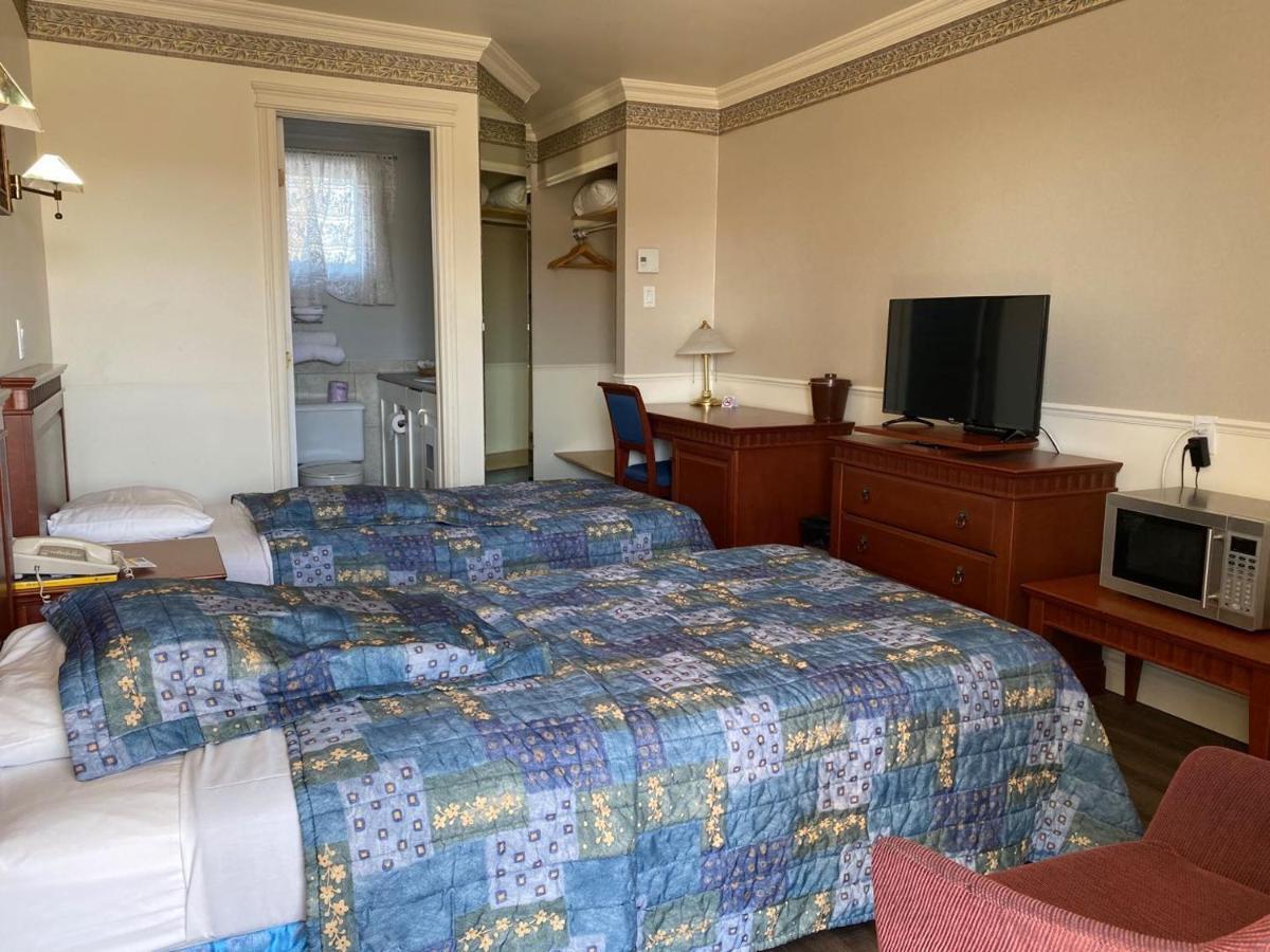 Harris Hotel